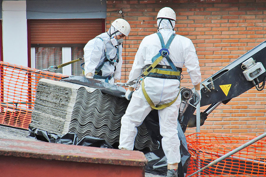 Bezpečnost práce s azbestem. Škodlivost, výskyt a povinnosti zaměstnavatele z hlediska BOZP